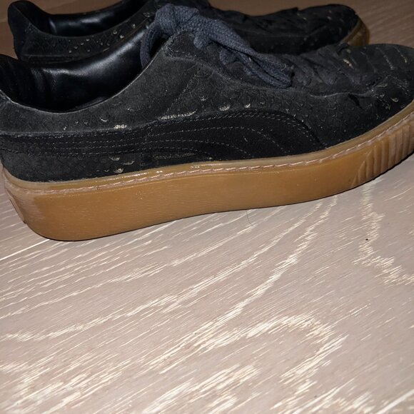 Black and Gold Suede Snakeskin PUMA Women's Shoe (Size 8) - Picture 3 of 6